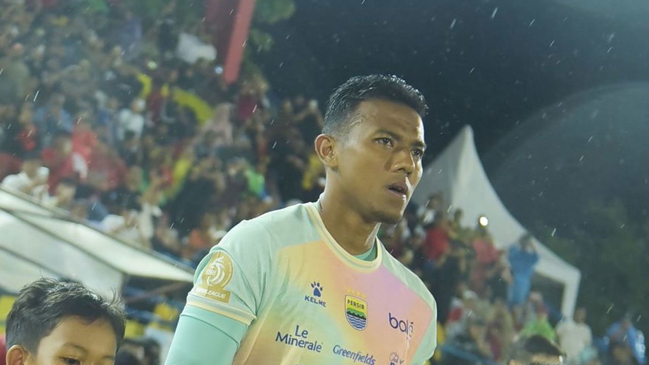 2 Rekor Teja Paku Alam di Persib: Masuk Club 100, Samai Total Clean Sheet Yoo Jae-hoon Dalam Semusim