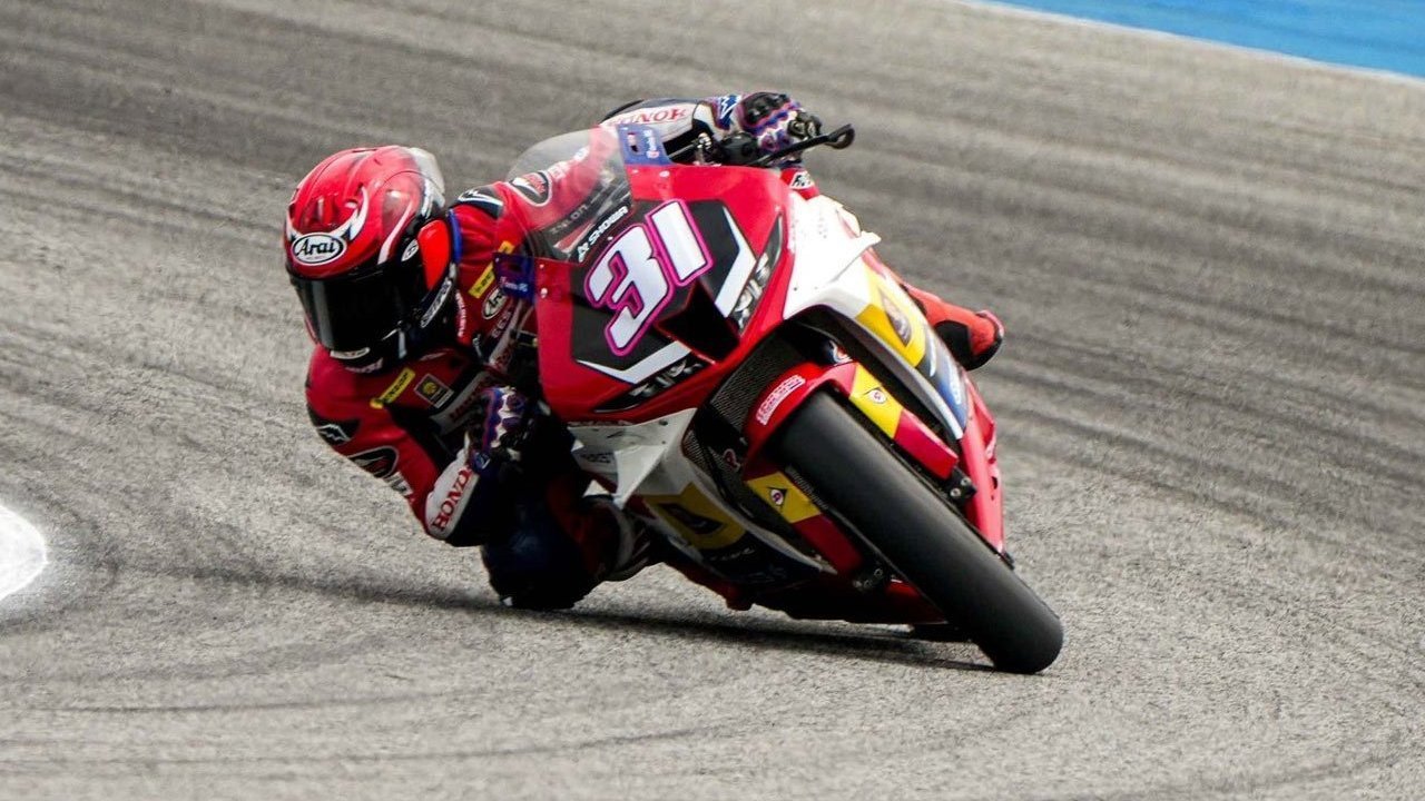 Hasil Race 2 ARRC SS600 Thailand 2026: Thanat Laoongplio Raih Kemenangan Usai Bekuk Anupab Sarmoon