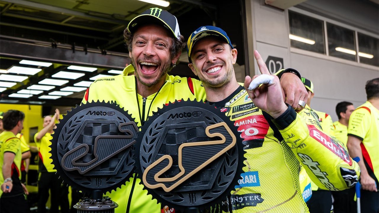 Punya 4 Pilihan, Valentino Rossi Ingin Pertahankan 1 Rider Italia untuk Timnya di MotoGP 2027 Punya 4 Pilihan, Valentino Rossi Ingin Pertahankan 1 Rider Italia untuk Timnya di MotoGP 2027