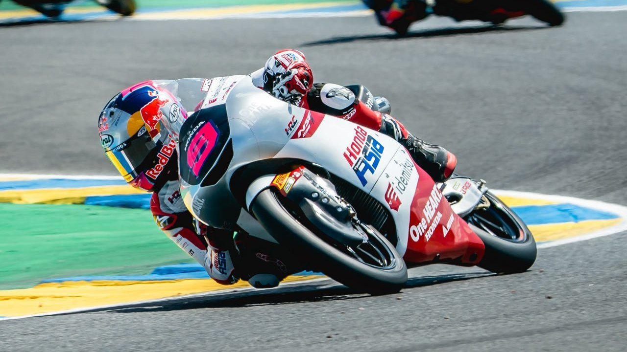 Hasil Kualifikasi Moto3 Prancis 2026: Veda Ega Pratama Masuk Top 6, Adrian Fernandez Sabet Pole