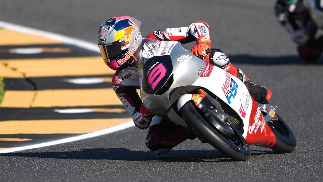 Veda Ega Pratama Tembus 8 Besar Usai Aksi Comeback Menegangkan di Balapan Moto3 Italia 2026 Veda Ega Pratama Tembus 8 Besar Usai Aksi Comeback Menegangkan di Balapan Moto3 Italia 2026
