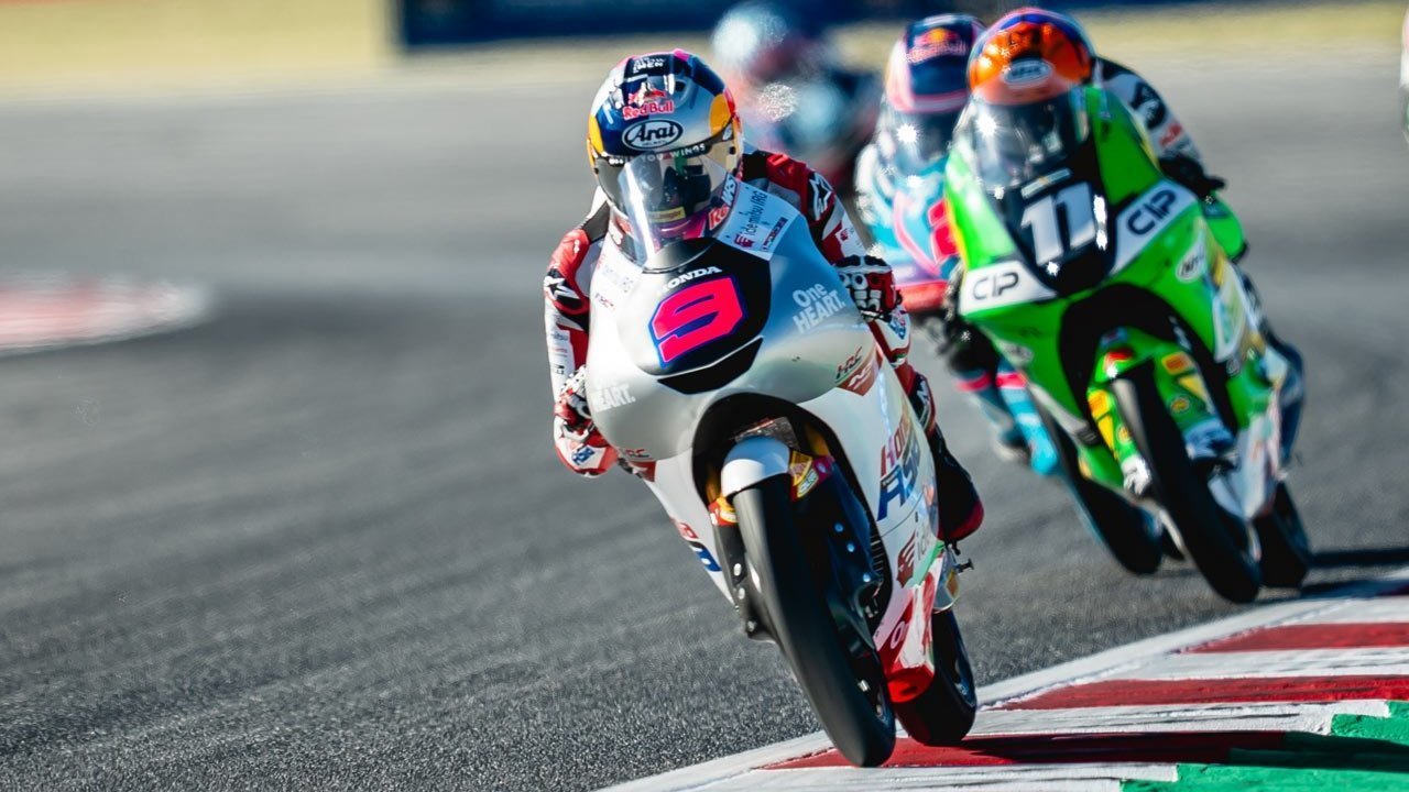 Veda Ega Pratama Finis Top 8 Usai Start Ke-20, Maximo Quiles Menangi Balapan Moto3 Catalunya 2026