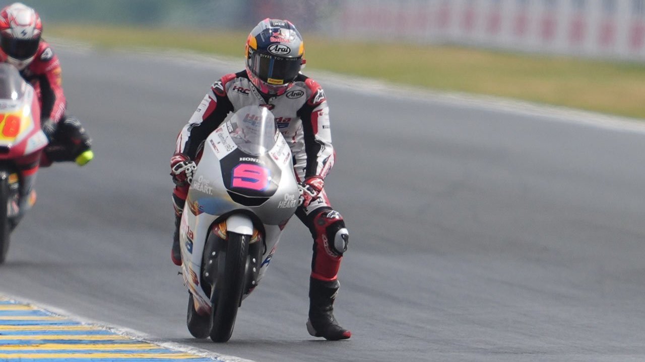 Veda Ega Pratama Sebut Balapan Moto3 Prancis 2026 Seru, Ngaku Beberapa Kali Nyaris Kecelakaan