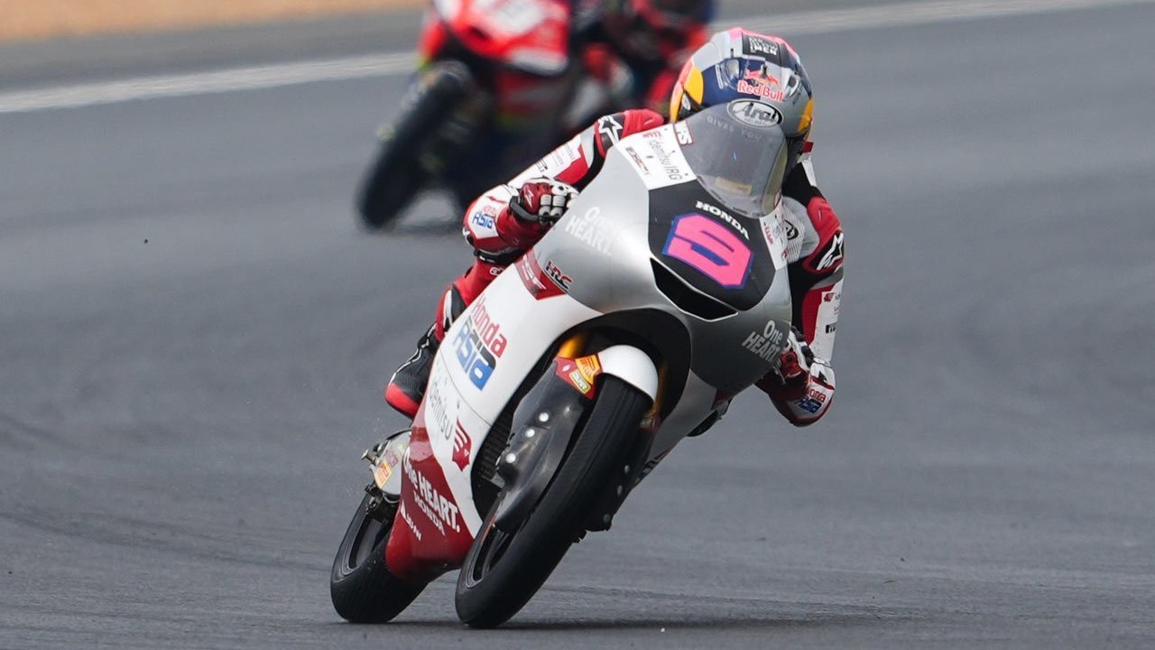 Pertama Kali Balapan di Kondisi Hujan, Veda Ega Pratama Ngaku Sempat Takut di Moto3 Prancis 2026 Pertama Kali Balapan di Kondisi Hujan, Veda Ega Pratama Ngaku Sempat Takut di Moto3 Prancis 2026