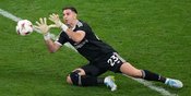 Dedikasi! Emiliano Martinez Ternyata Tampil dengan Kondisi Patah Jari Saat Aston Villa Juara Liga Europa Dedikasi! Emiliano Martinez Ternyata Tampil dengan Kondisi Patah Jari Saat Aston Villa Juara Liga Europa