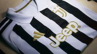 Juventus Resmi Luncurkan Jersey Home Musim 2026/2027, Tampil Elegan dengan Sentuhan Emas