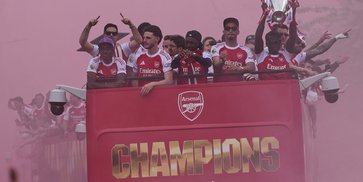 Setengah Juta Fans Tumpah Ruah di London, Arsenal Rayakan Gelar Premier League Meski Gagal Juara Eropa
