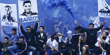 Umuh Muchtar Terharu Lihat Lautan Bobotoh di GBLA: Persija Adalah Final Sesungguhnya