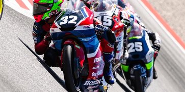 Kiandra Ramadhipa Melesat ke Peringkat 2 Klasemen Moto3 Junior 2026 Usai Naik Podium di Seri Catalunya Kiandra Ramadhipa Melesat ke Peringkat 2 Klasemen Moto3 Junior 2026 Usai Naik Podium di Seri Catalunya