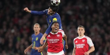 Perkuat Lini Pertahanan, MU Berminat Bajak Pemain Arsenal Ini
