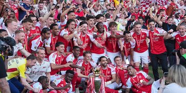 Gokil! Mulai Ted Lasso Hingga Walikota New York Sama-Sama Rayakan Gelar Juara Arsenal Gokil! Mulai Ted Lasso Hingga Walikota New York Sama-Sama Rayakan Gelar Juara Arsenal