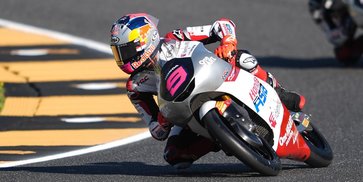 Veda Ega Pratama Tembus 8 Besar Usai Aksi Comeback Menegangkan di Balapan Moto3 Italia 2026 Veda Ega Pratama Tembus 8 Besar Usai Aksi Comeback Menegangkan di Balapan Moto3 Italia 2026