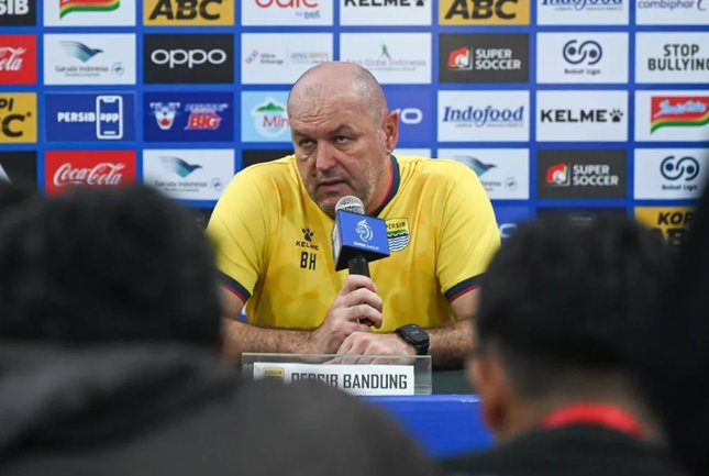 Tinggalkan Warisan Besar di Persib Pelatih Persib Bandung, Bojan Hodak. (c) dok.Ileague.id