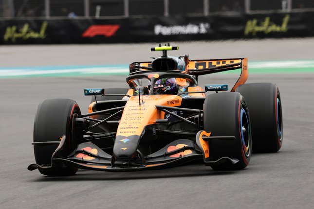 Bukan Keputusan Buruk, Tapi Juga Keputusan yang Salah Pembalap McLaren Mastercard F1 Team, Lando Norris (c) AP Photo/Adam Hunger