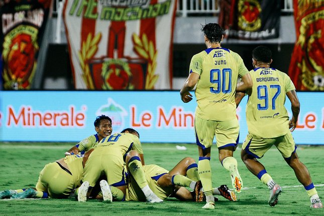 Persib di Atas Angin, Tapi Belum Aman Persib di Atas Angin, Tapi Belum Aman