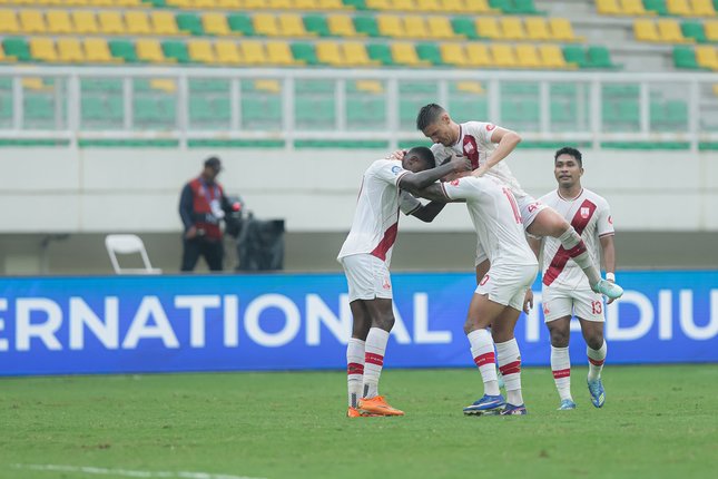 Persis Solo Terdegradasi secara Tragis Pemain Persis Solo merayakan gol ke gawang Persita Tangerang pada pekan ke-34 BRI Super League 2025/2026 (c) Dok. Persis Solo