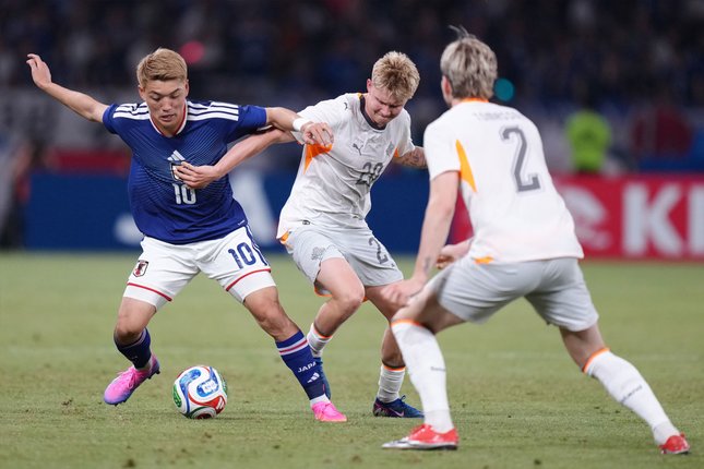 Jepang Kesulitan Menembus Pertahanan Islandia Jepang Kesulitan Menembus Pertahanan Islandia