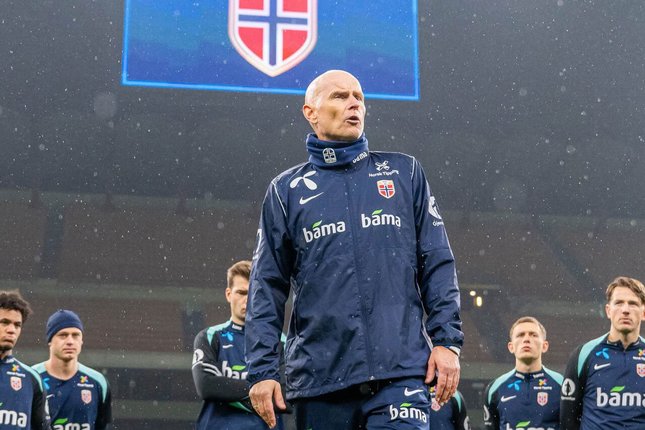 Pelatih Timnas Norwegia: Stale Solbakken Stale Solbakken saat memimpin sesi latihan Timnas Norwegia (c) NFF Official