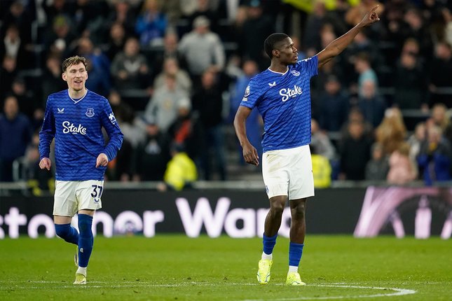 Rekor Kandang Buruk Spurs vs Ketangguhan Tandang The Toffees Penyerang Everton, Thierno Barry (kanan) usai mencetak gol ke gawang Manchester City di lanjutan Liga Inggris, 5 Mei 2026 di Hill Dickinson Stadium. (c) AP Photo/Dave Thompson