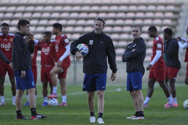 Pelatih: Thomas Christiansen