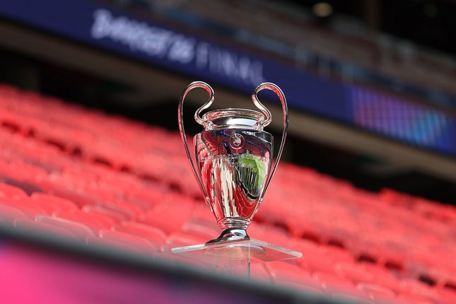 LIGA CHAMPIONS Trofi Liga Champions terpampang di Puskas Arena (c) UEFA