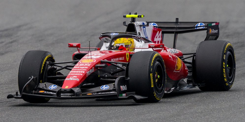 Mobil Rusak Akibat Senggolan, Lewis Hamilton Sedih Kecewakan Ferrari di Formula 1 GP Miami 2026