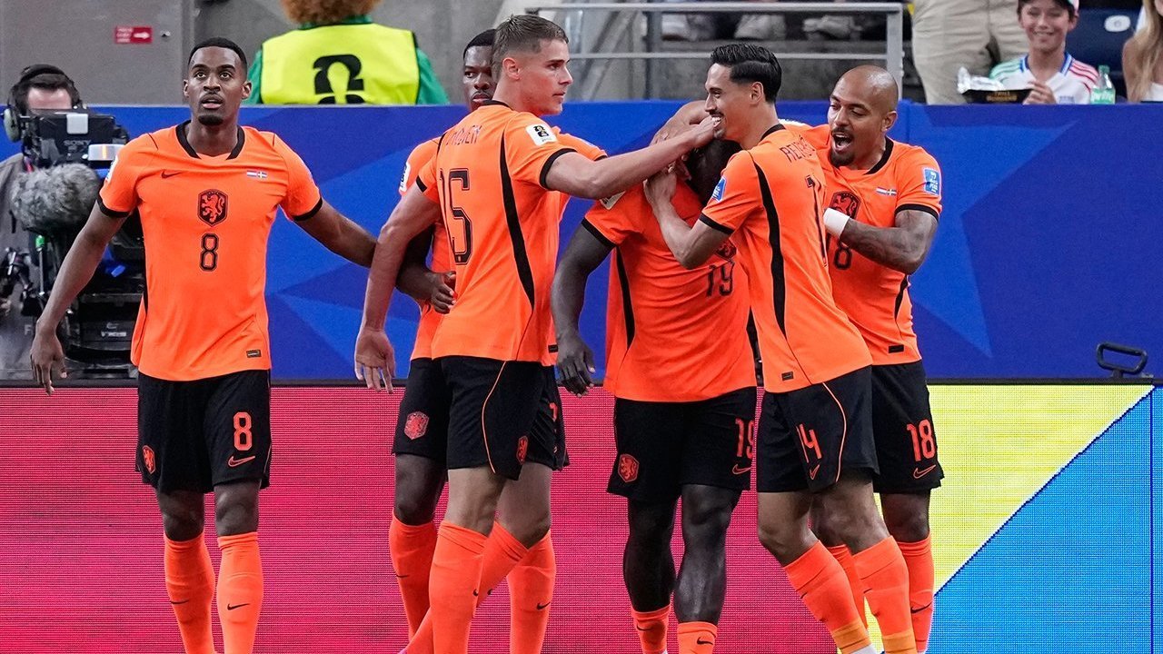 Hasil Belanda vs Swedia: Brobbey dan Gakpo Menggila, Oranje Menang Telak 5-1 Hasil Belanda vs Swedia: Brobbey dan Gakpo Menggila, Oranje Menang Telak 5-1