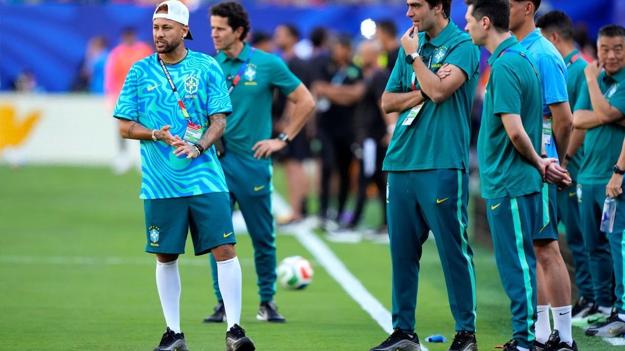 Neymar Dipastikan Absen Lawan Haiti, Pemulihan Sang Bintang Jadi Fokus Brasil Neymar Dipastikan Absen Lawan Haiti, Pemulihan Sang Bintang Jadi Fokus Brasil