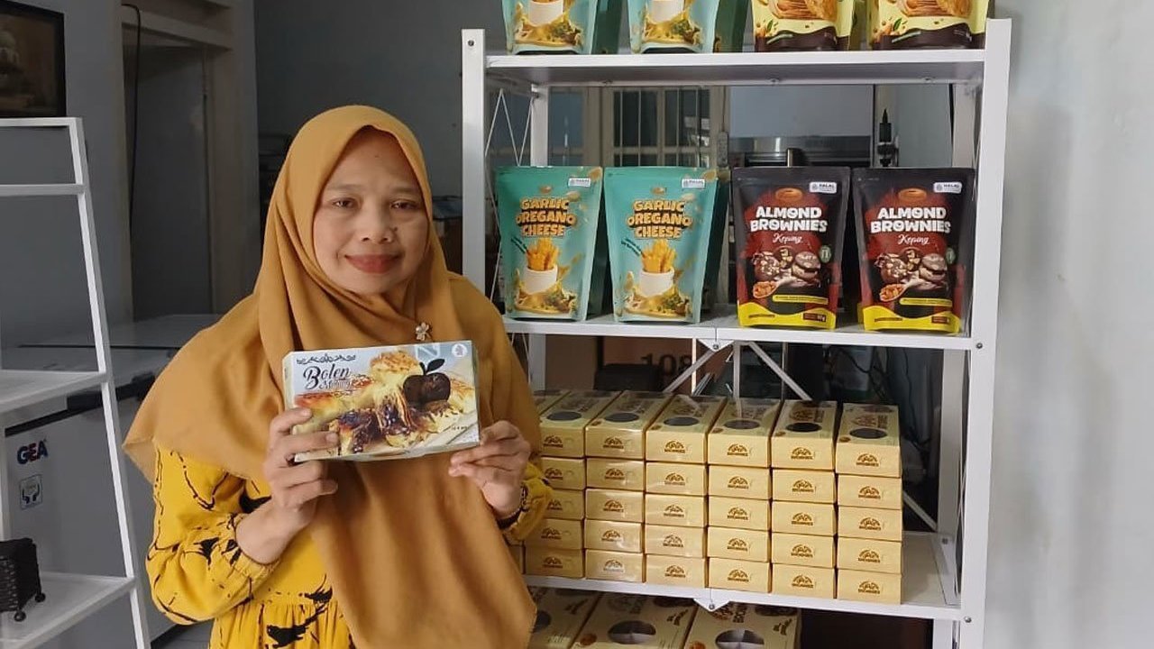 Dari Kue Pengajian hingga Pasar Internasional, Kisah Ismi Darmawan Merintis Fairuziba Bolen Malang Dari Kue Pengajian hingga Pasar Internasional, Kisah Ismi Darmawan Merintis Fairuziba Bolen Malang