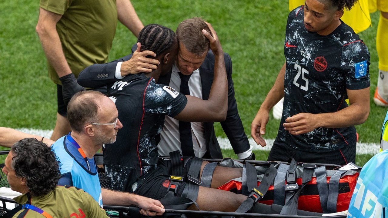 Cedera Horor Ismael Kone: Jesse Marsch Menangis Dengar Suara Tulang Patah Cedera Horor Ismael Kone: Jesse Marsch Menangis Dengar Suara Tulang Patah