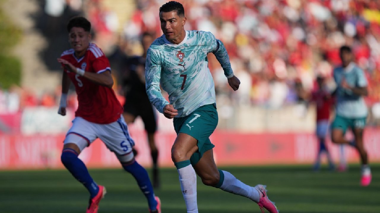 Rapor Pemain Portugal vs Chili: Leao Merah, Bruno Gemilang, Ronaldo Tampil Mengecewakan Rapor Pemain Portugal vs Chili: Leao Merah, Bruno Gemilang, Ronaldo Tampil Mengecewakan