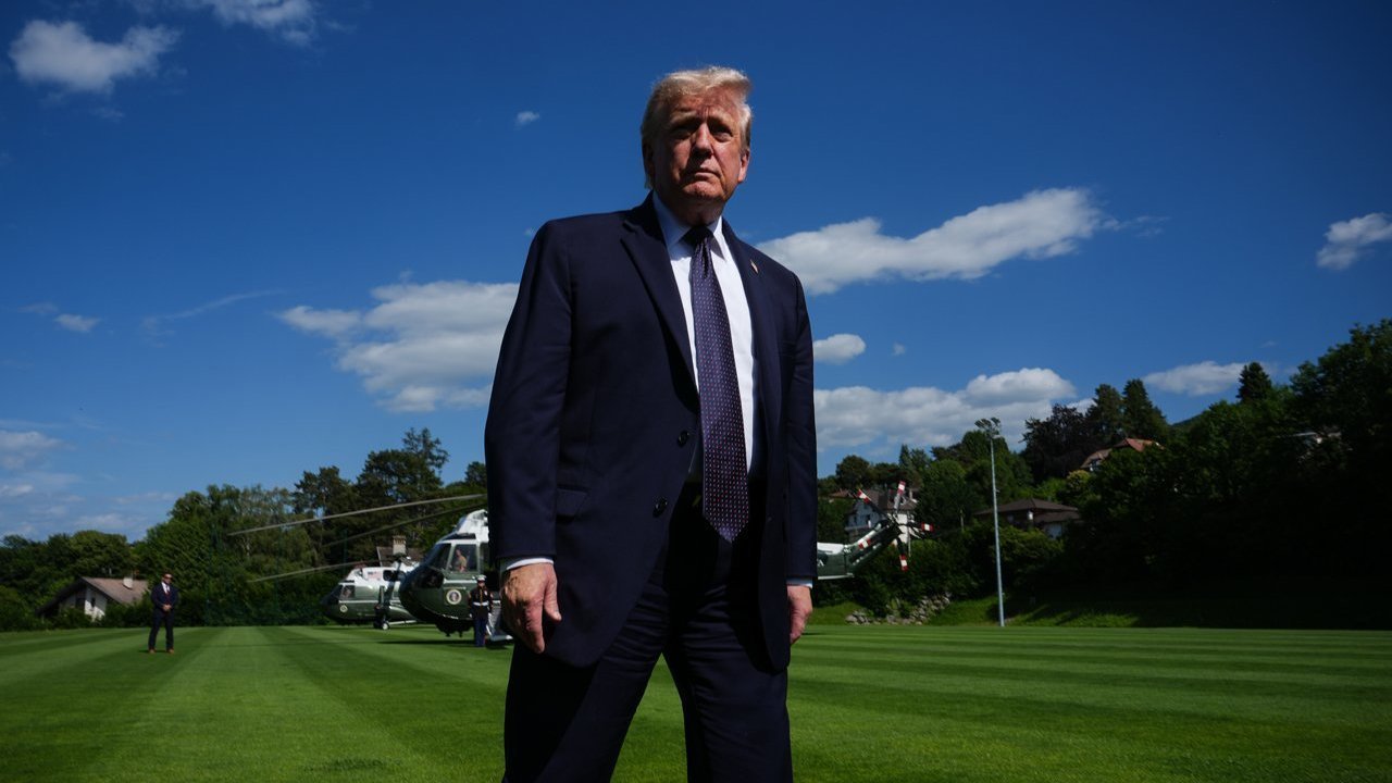Donald Trump Dapat Izin Serahkan Trofi Juara Piala Dunia 2026, Bahkan Ikut Selebrasi di Podium Donald Trump Dapat Izin Serahkan Trofi Juara Piala Dunia 2026, Bahkan Ikut Selebrasi di Podium