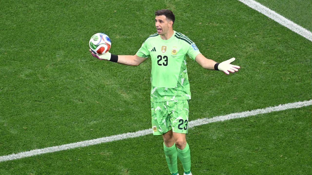 Aston Villa Tetapkan Harga Emi Martinez 10 Juta Euro, dan Bagi Juventus Masih Kemahalan Aston Villa Tetapkan Harga Emi Martinez 10 Juta Euro, dan Bagi Juventus Masih Kemahalan