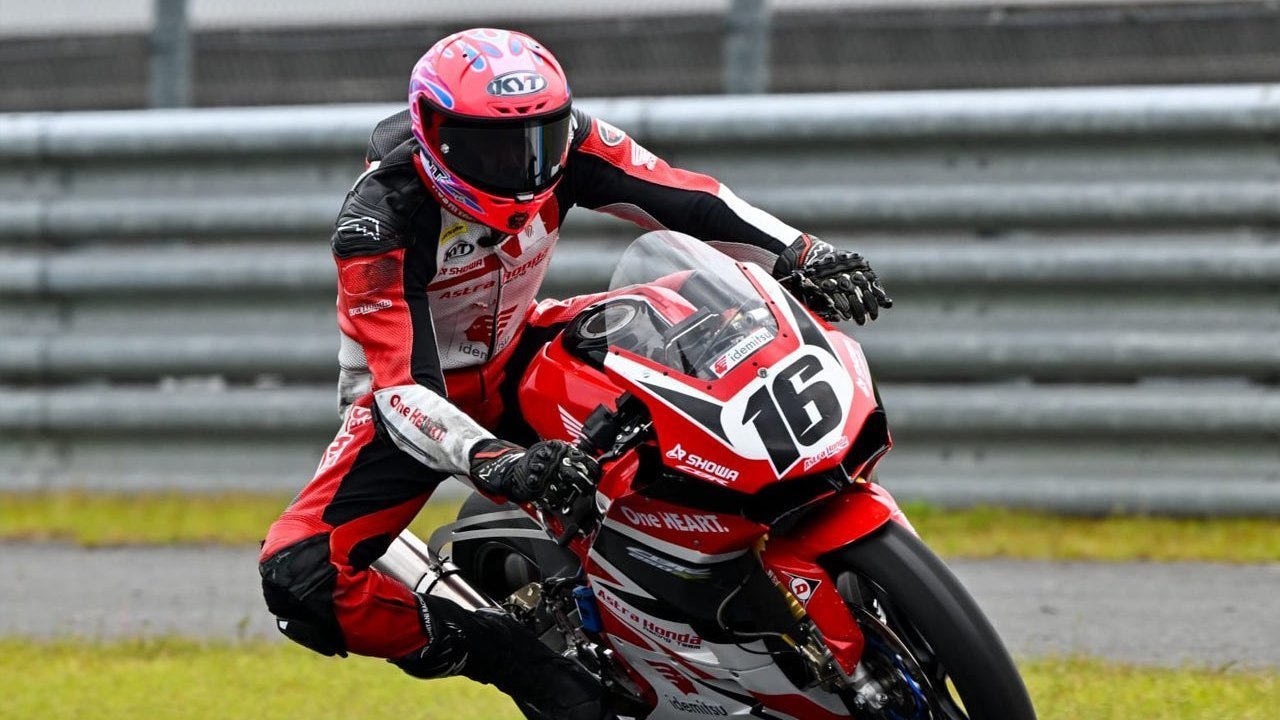 Irfan Ardiansyah dan Herjun Atna Firdaus Rebut Podium untuk Astra Honda Racing Team di Race 1 ARRC Jepang 2026 Irfan Ardiansyah dan Herjun Atna Firdaus Rebut Podium untuk Astra Honda Racing Team di Race 1 ARRC Jepang 2026