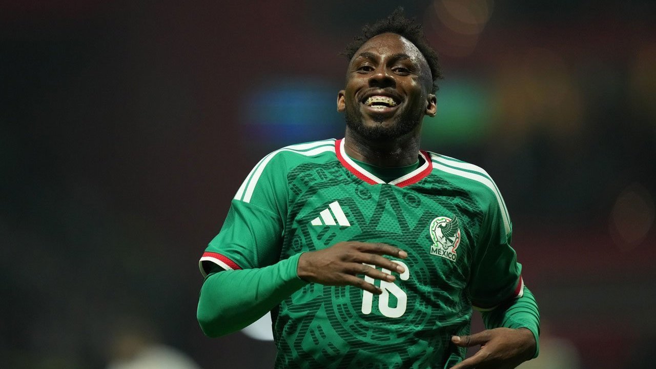 Julian Quinones, Top Skor Liga Arab Saudi yang Ukir Sejarah sebagai Pencetak Gol Pertama Piala Dunia 2026 Julian Quinones, Top Skor Liga Arab Saudi yang Ukir Sejarah sebagai Pencetak Gol Pertama Piala Dunia 2026