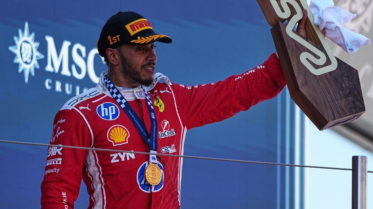 Lewis Hamilton Soal Kemenangan Perdana Bareng Ferrari: Tadinya Cuma Nonton di TV, Kini Justru Menang Bareng Lewis Hamilton Soal Kemenangan Perdana Bareng Ferrari: Tadinya Cuma Nonton di TV, Kini Justru Menang Bareng