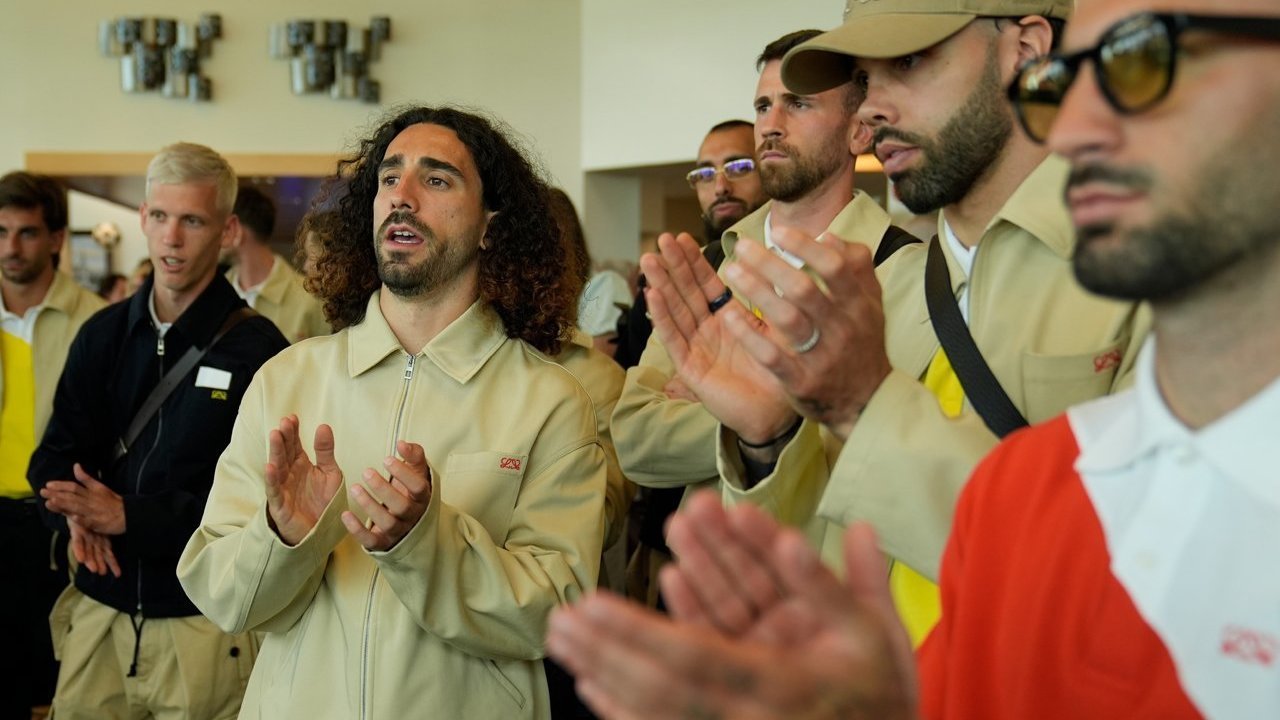 Marc Cucurella Bawa Jimat Unik ke Piala Dunia 2026: Piyama Sang Istri Jadi Andalan Pembawa Hoki Marc Cucurella Bawa Jimat Unik ke Piala Dunia 2026: Piyama Sang Istri Jadi Andalan Pembawa Hoki