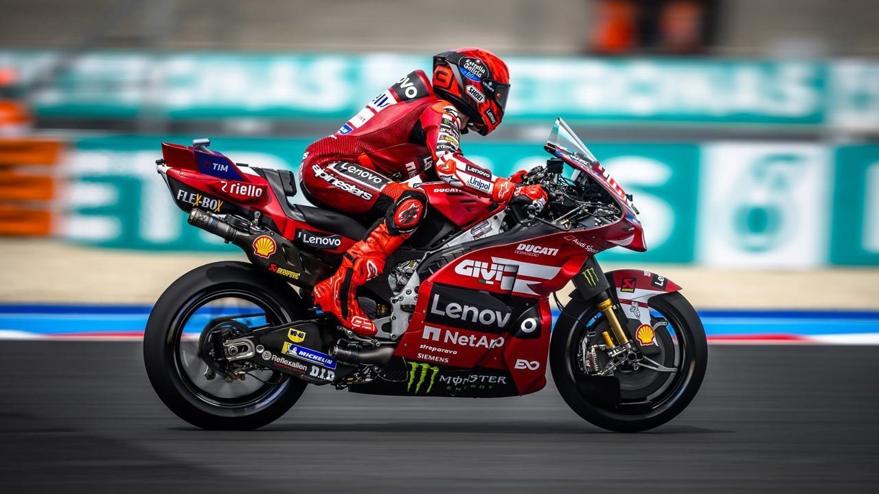 Marc Marquez Menangi Sprint Race MotoGP Hungaria 2026, Asapi Pedro Acosta Marc Marquez Menangi Sprint Race MotoGP Hungaria 2026, Asapi Pedro Acosta