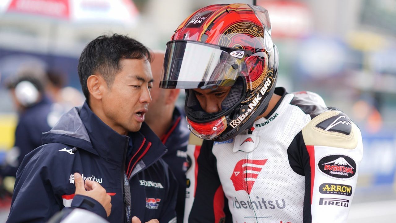 Mario Aji Beberkan Detail Cedera Lehernya, Target Balapan Lagi di Moto2 Jerman 2026 Mario Aji Beberkan Detail Cedera Lehernya, Target Balapan Lagi di Moto2 Jerman 2026