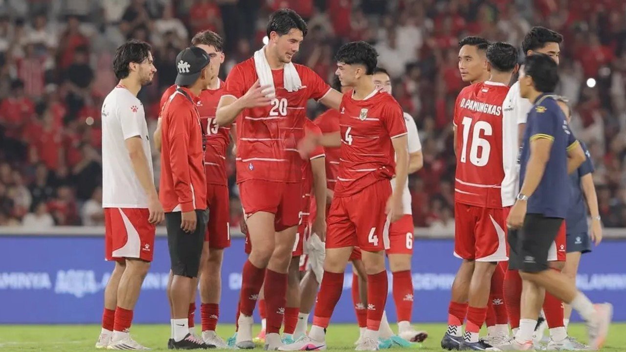 Cerita Mathew Baker Dapat Bimbingan Kevin Diks di Timnas Indonesia: Dia Sangat Membantu Saya Cerita Mathew Baker Dapat Bimbingan Kevin Diks di Timnas Indonesia: Dia Sangat Membantu Saya