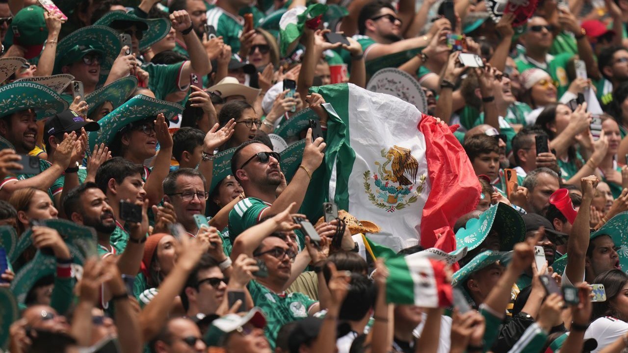 Piala Dunia 2026: Bebek Berkostum Timnas Meksiko Viral di Tengah Euforia Suporter Piala Dunia 2026: Bebek Berkostum Timnas Meksiko Viral di Tengah Euforia Suporter