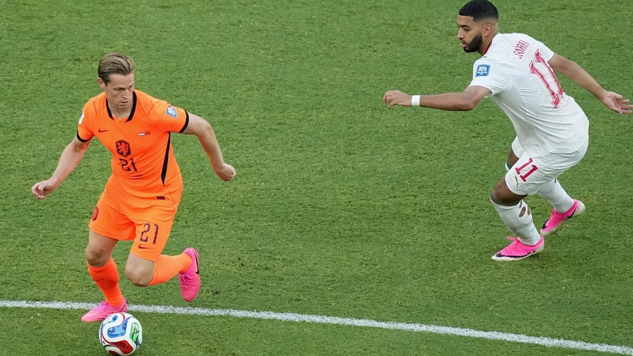 Barcelona Bawa Ter Stegen dan De Jong ke Inggris, Ternyata Ada Alasan Khusus
