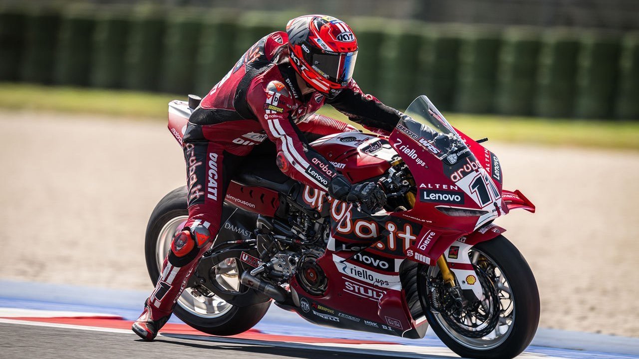Hasil Race 2 WorldSBK Emilia Romagna 2026: Nicolo Bulega Cetak Hattrick, Kembali Asapi Iker Lecuona dan Yari Montella Hasil Race 2 WorldSBK Emilia Romagna 2026: Nicolo Bulega Cetak Hattrick, Kembali Asapi Iker Lecuona dan Yari Montella