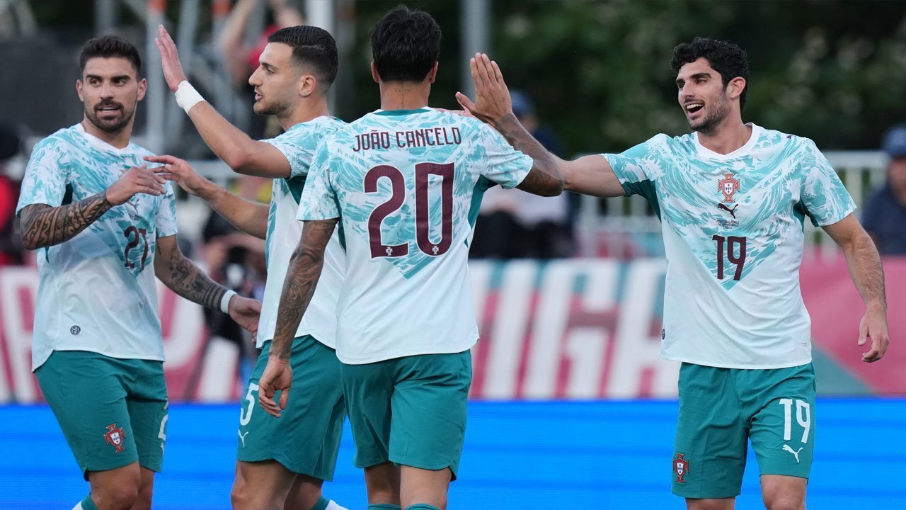 Hasil Portugal vs Chili: Selecao Menangkan Duel 10 Lawan 10! Hasil Portugal vs Chili: Selecao Menangkan Duel 10 Lawan 10!