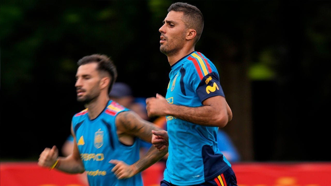 Barcelona Sepakati Transfer Rodri, tetapi Harga Mahal Layak Dipertanyakan Barcelona Sepakati Transfer Rodri, tetapi Harga Mahal Layak Dipertanyakan