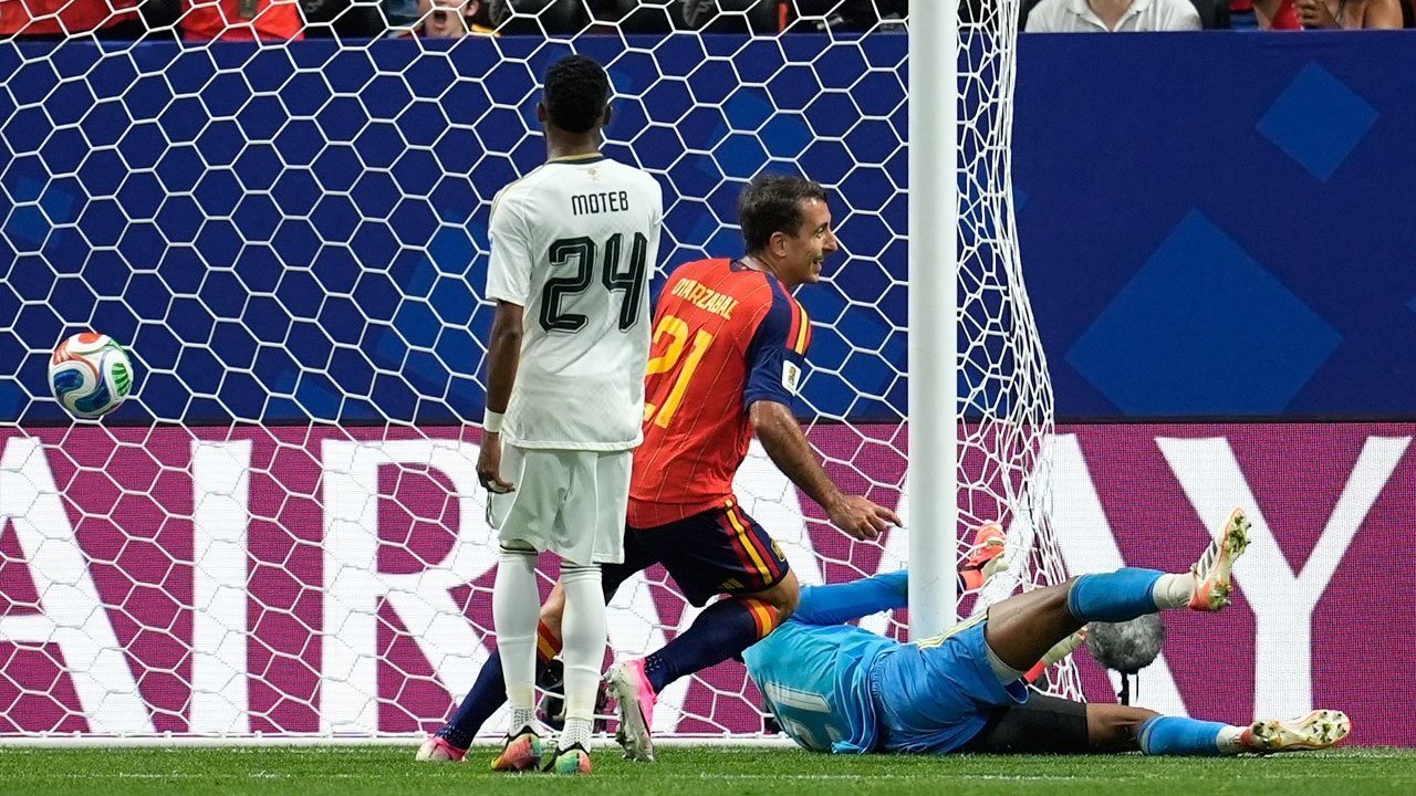 Man of the Match Spanyol vs Arab Saudi: Mikel Oyarzabal Man of the Match Spanyol vs Arab Saudi: Mikel Oyarzabal