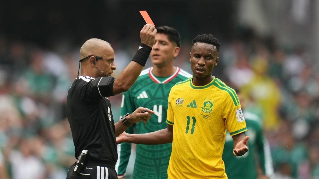 Piala Dunia 2026 Dibuka dengan 3 Kartu Merah, Wasit Makin Tegas?