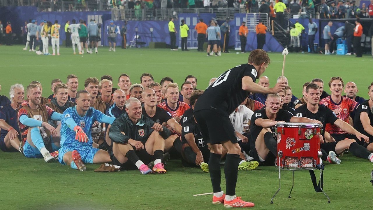 Tentang Selebrasi 'Viking Row' Norwegia di Piala Dunia 2026 yang Langsung Viral Tentang Selebrasi 'Viking Row' Norwegia di Piala Dunia 2026 yang Langsung Viral