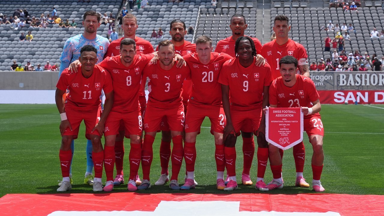 Waspada Ular Berbisa! Kamp Latihan Timnas Swiss di Piala Dunia 2026 Dikelilingi Area Reptil Berbahaya Waspada Ular Berbisa! Kamp Latihan Timnas Swiss di Piala Dunia 2026 Dikelilingi Area Reptil Berbahaya