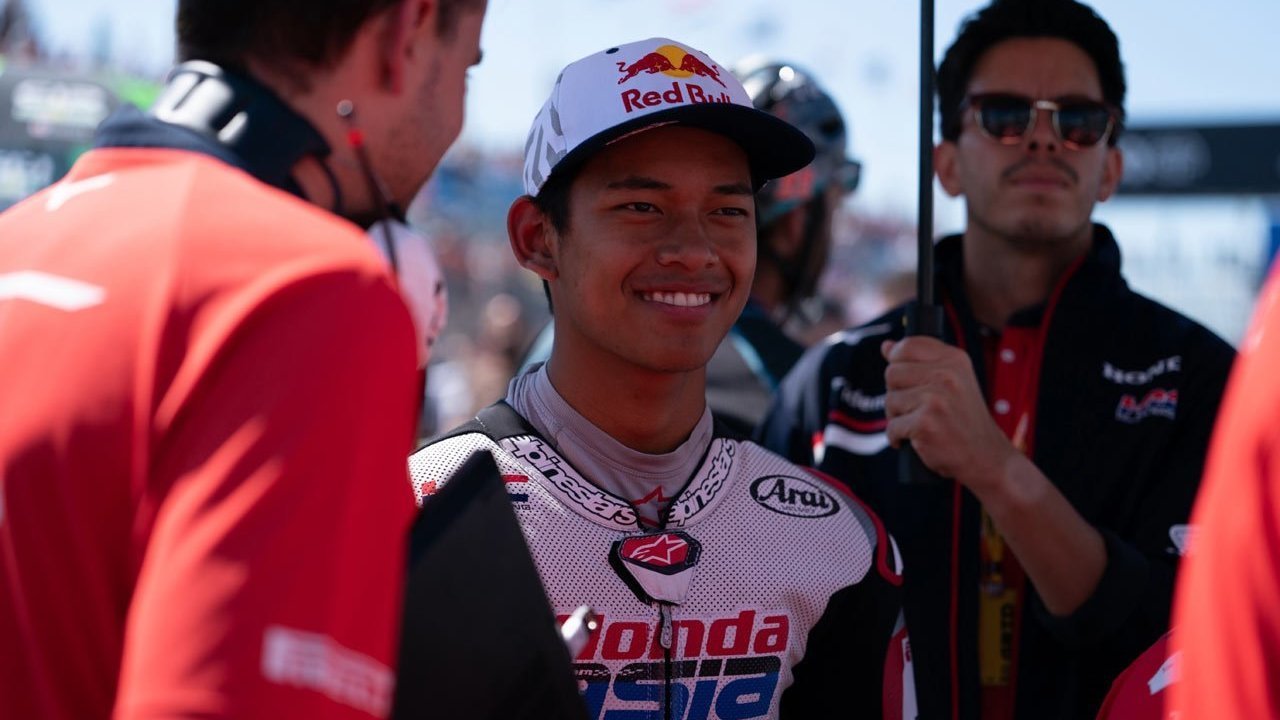 Veda Ega Pratama Ngaku Tak Mengira Bisa Langsung Kompetitif di Debutnya di Moto3, Tapi Ogah Cepat Puas Veda Ega Pratama Ngaku Tak Mengira Bisa Langsung Kompetitif di Debutnya di Moto3, Tapi Ogah Cepat Puas